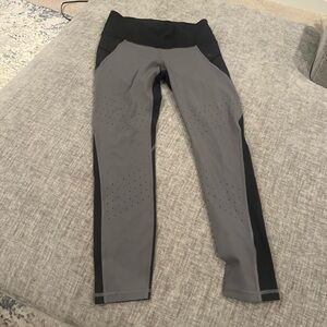 Athleta Black Gray Laser Cut Leggings Crop Size s